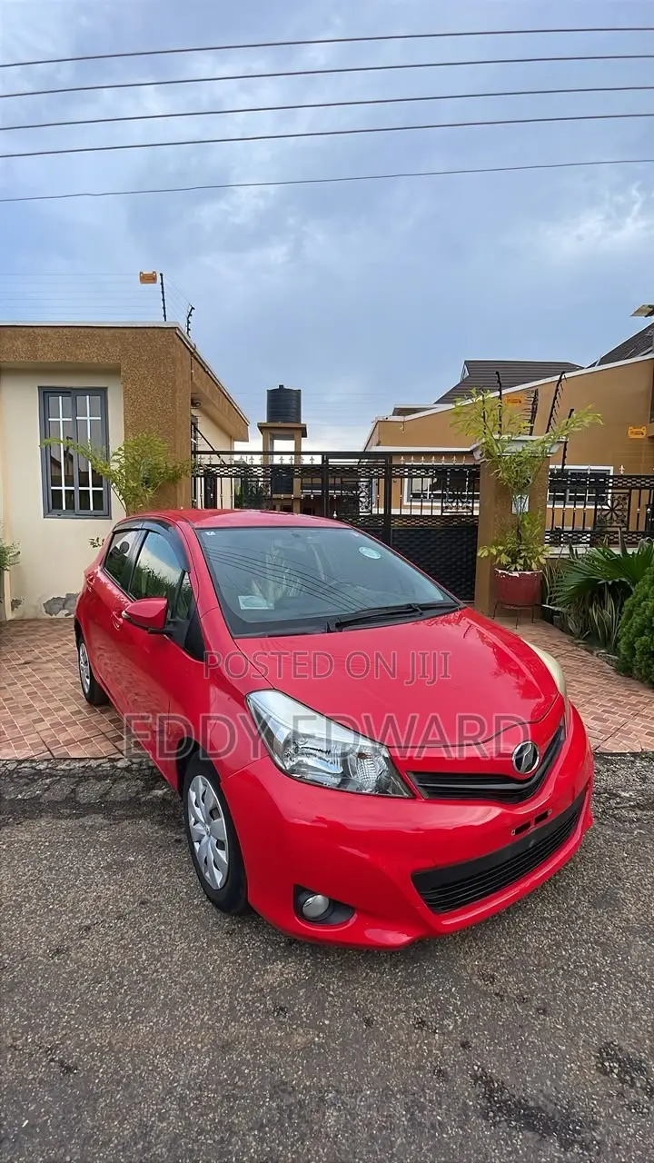 Toyota Vitz 2013 Red