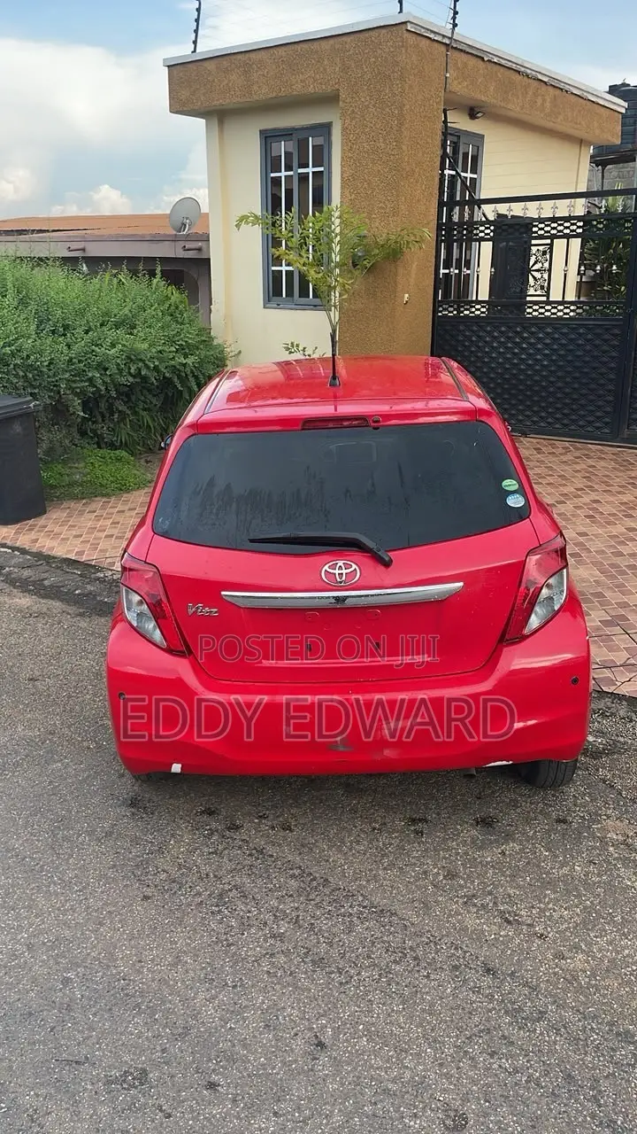 Toyota Vitz 2013 Red