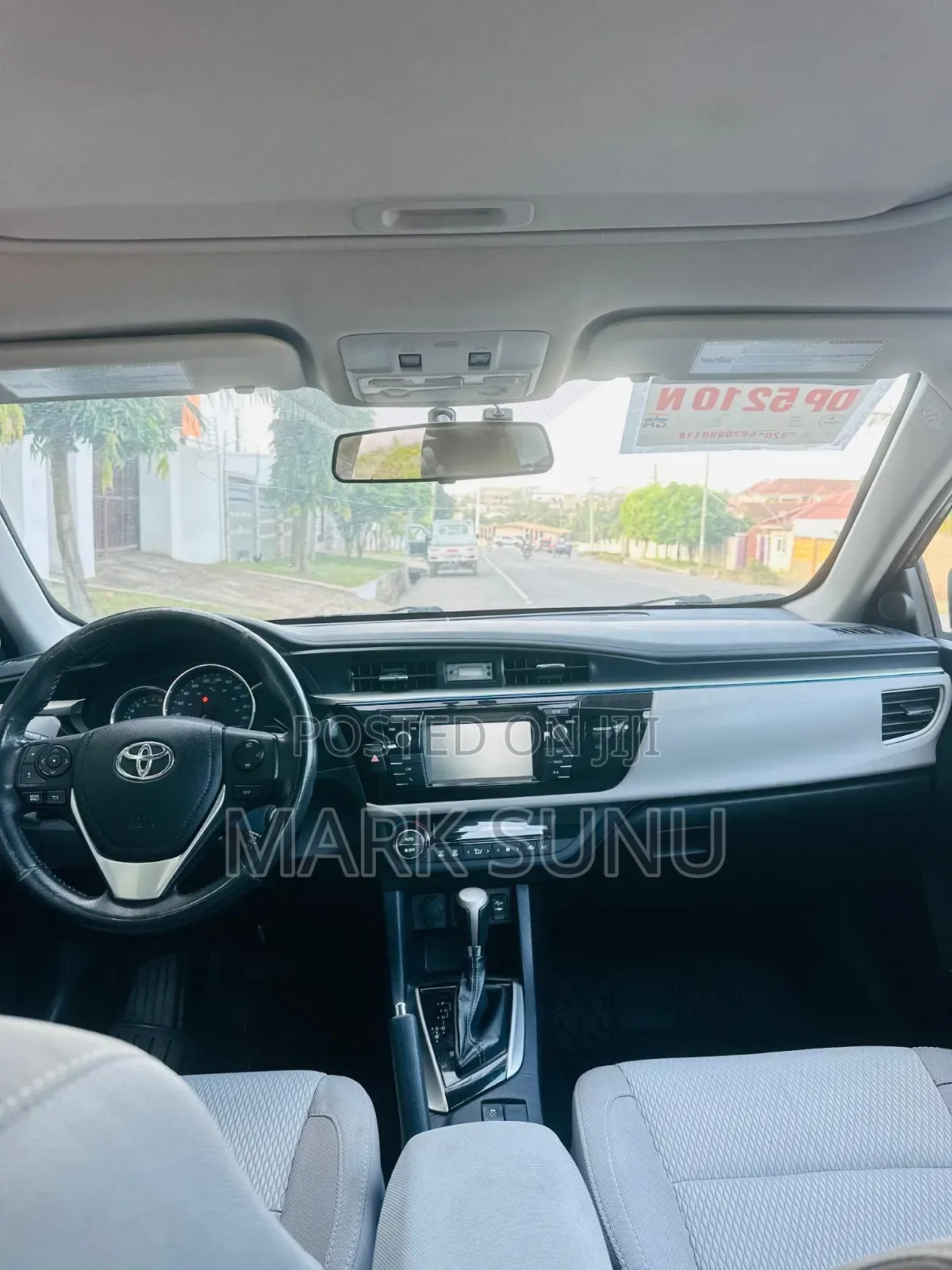 Toyota Corolla LE 4dr Sedan (1.8L 4cyl CVT) 2016 Gray