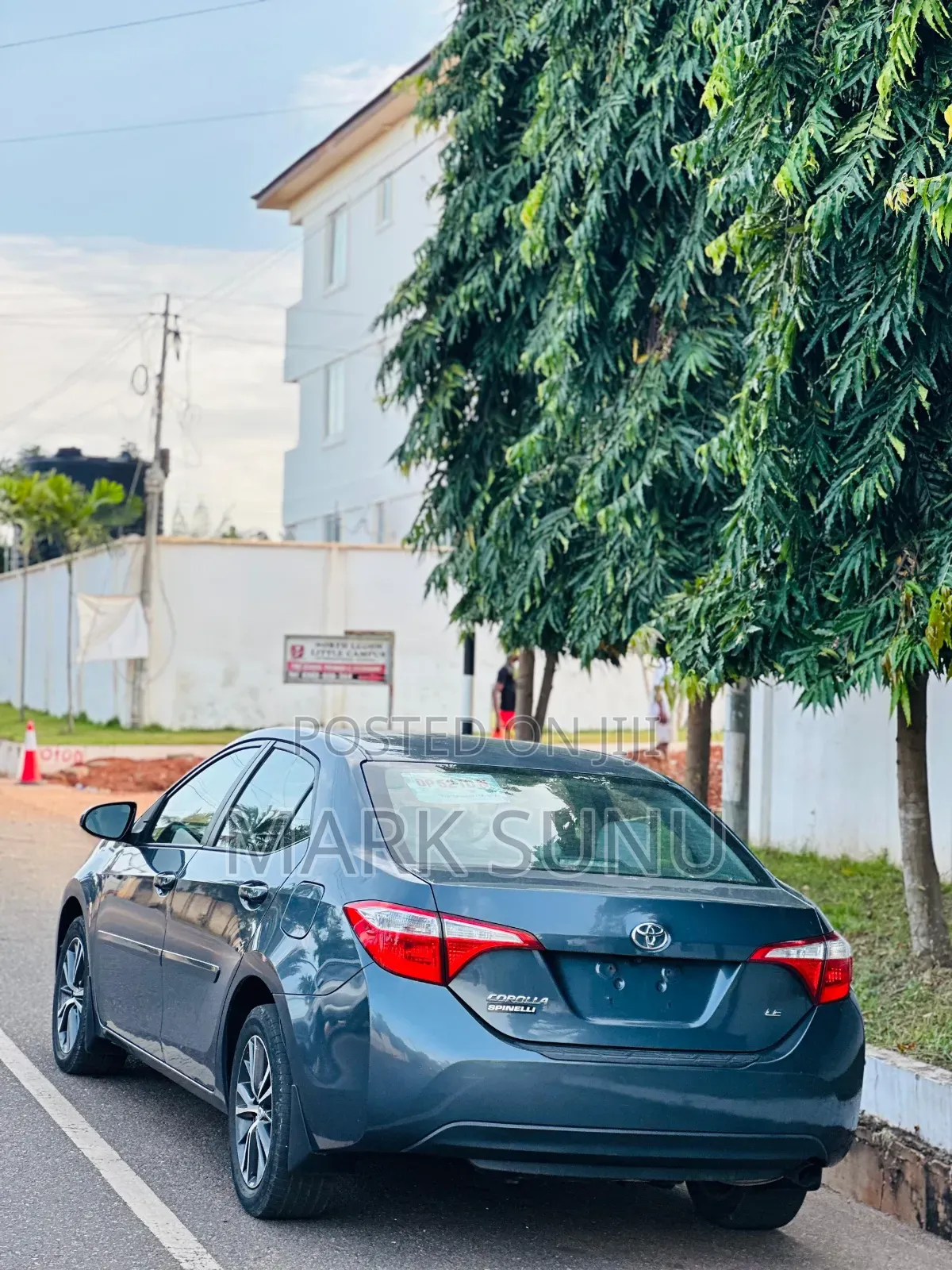 Toyota Corolla LE 4dr Sedan (1.8L 4cyl CVT) 2016 Gray