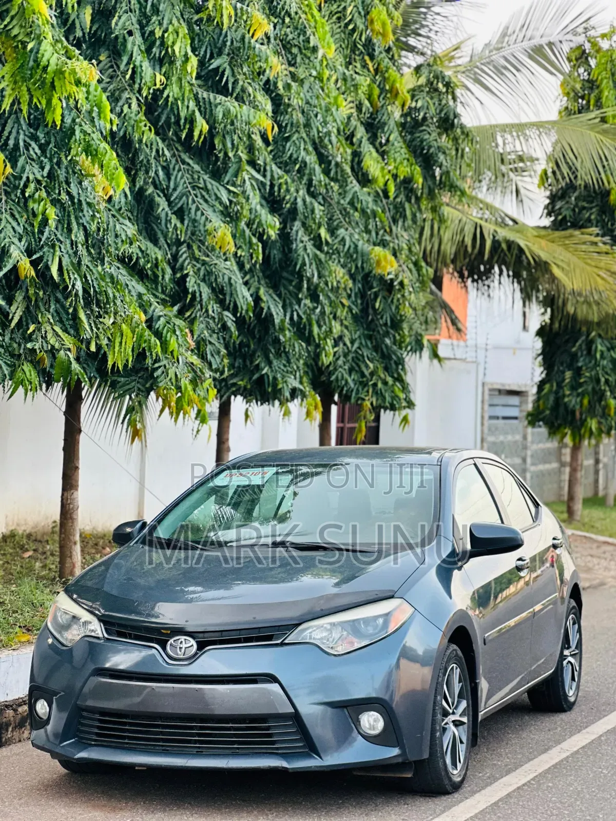Toyota Corolla LE 4dr Sedan (1.8L 4cyl CVT) 2016 Gray