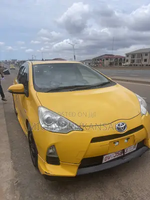 Toyota Aqua 2012 Yellow