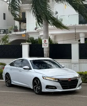 Honda Accord Sport (1.5L 4cyl Turbo CVT) 2019 White
