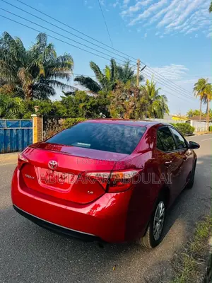 Toyota Corolla LE (1.8L 4cyl 2A) 2018 Red