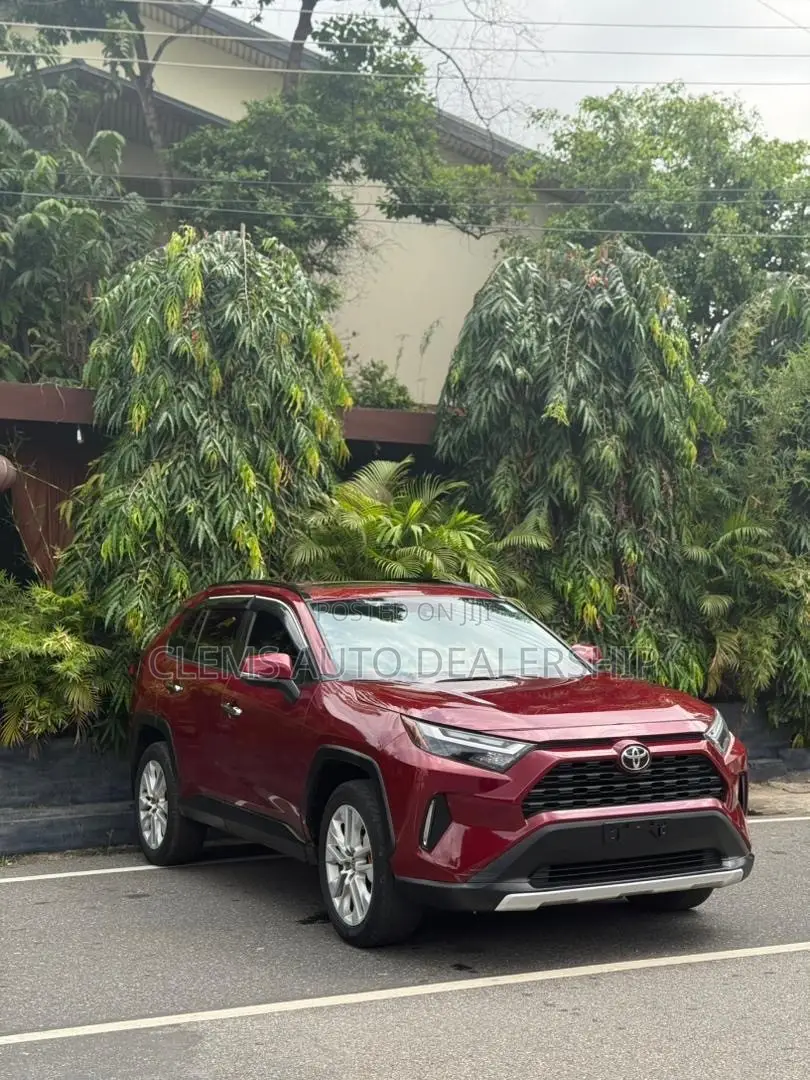 Toyota RAV4 XLE Premium 2022 Burgundy