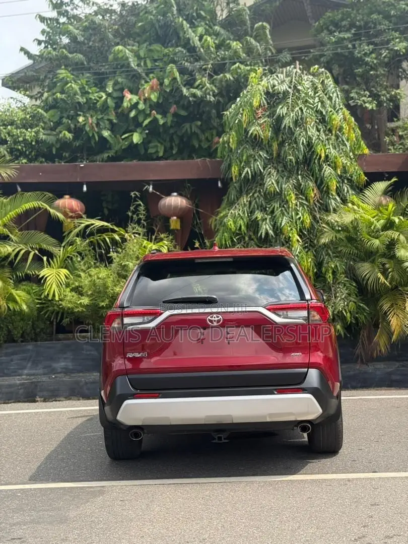 Toyota RAV4 XLE Premium 2022 Burgundy
