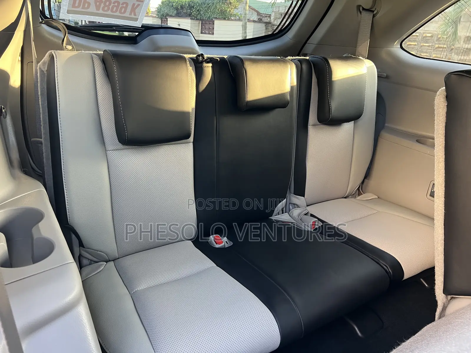 Toyota Highlander LE Plus 2019 White