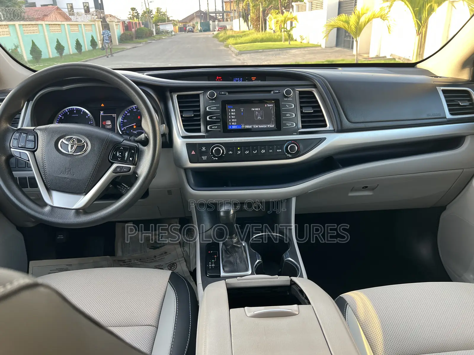 Toyota Highlander LE Plus 2019 White