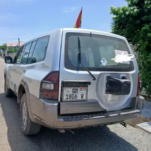Mitsubishi Pajero 2005 Silver
