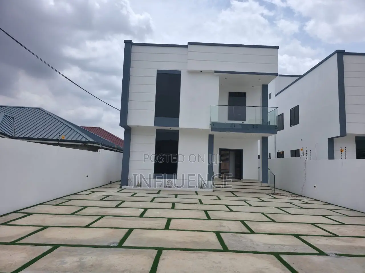 5bdrm House in Lakeside, East Legon for sale