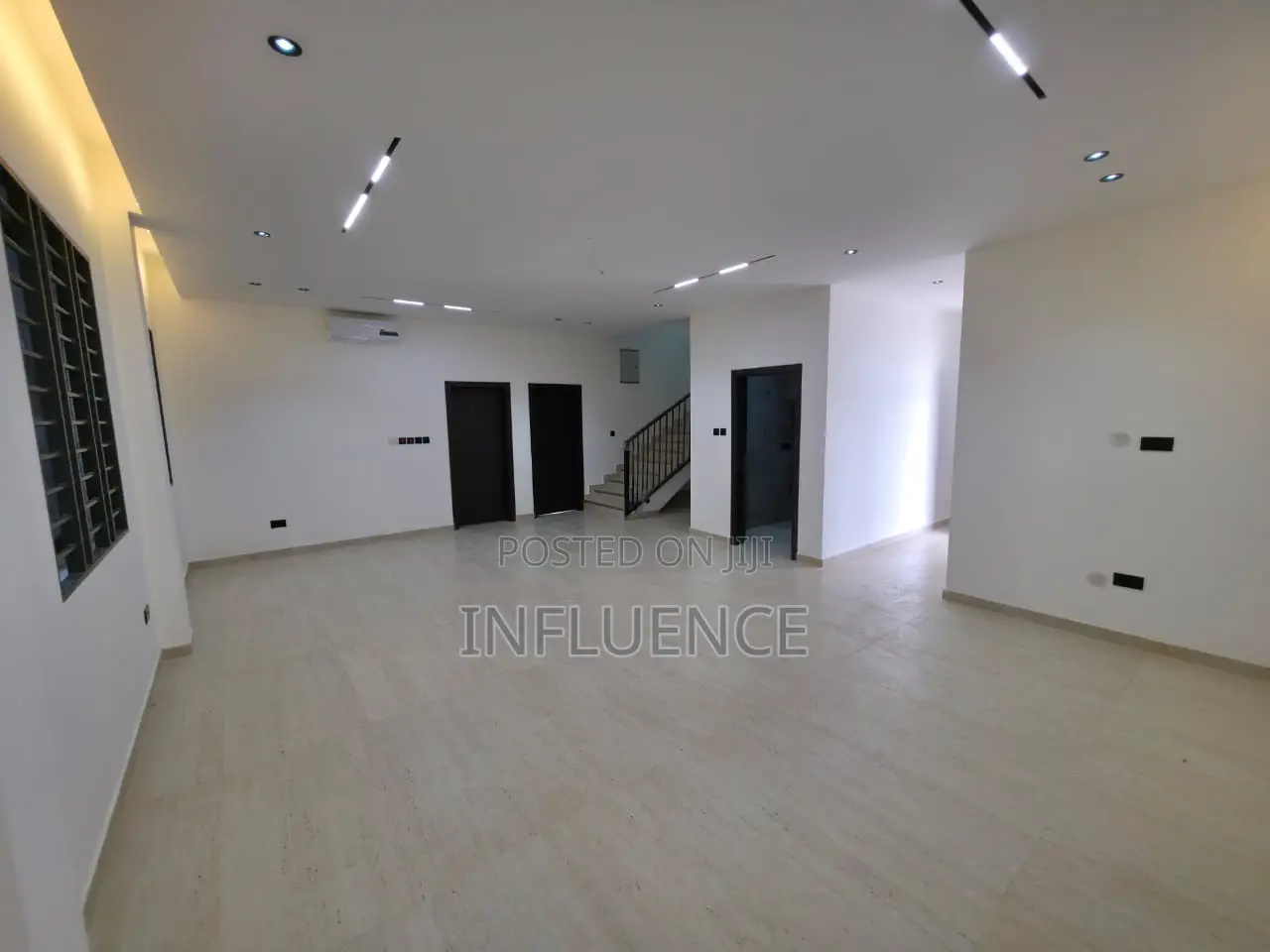 5bdrm House in Lakeside, East Legon for sale