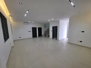 5bdrm House in Lakeside, East Legon for sale