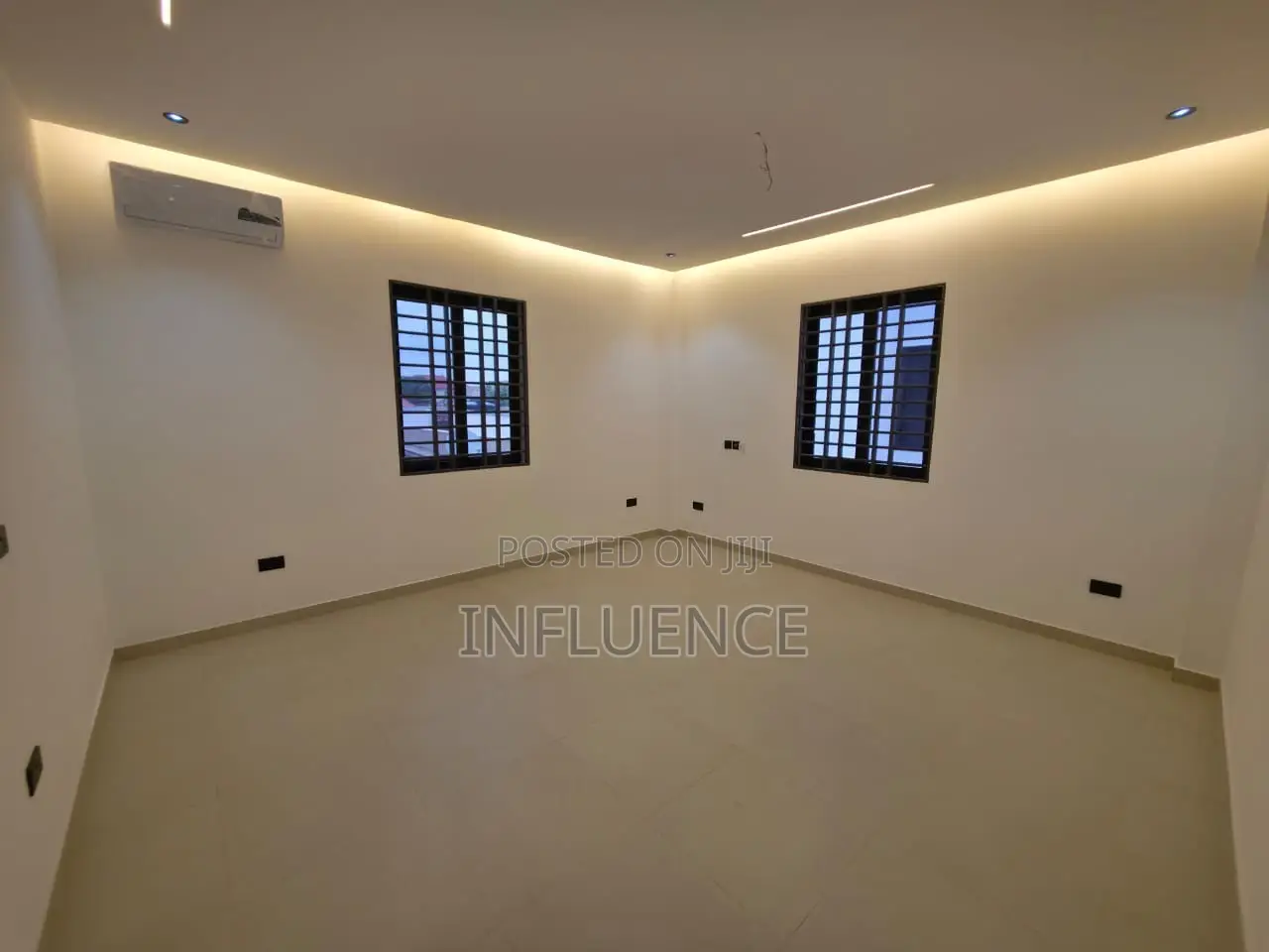 5bdrm House in Lakeside, East Legon for sale
