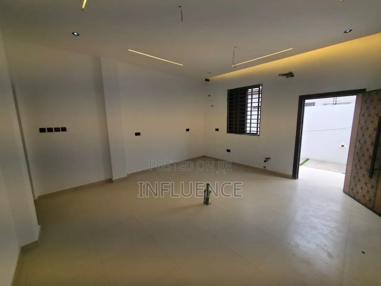 5bdrm House in Lakeside, East Legon for sale