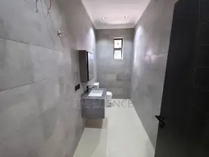 5bdrm House in Lakeside, East Legon for sale