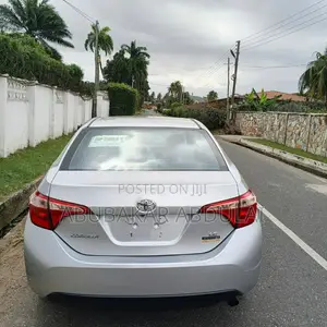 Toyota Corolla LE (1.8L 4cyl 2A) 2018 Silver