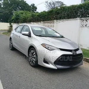 Toyota Corolla LE (1.8L 4cyl 2A) 2018 Silver