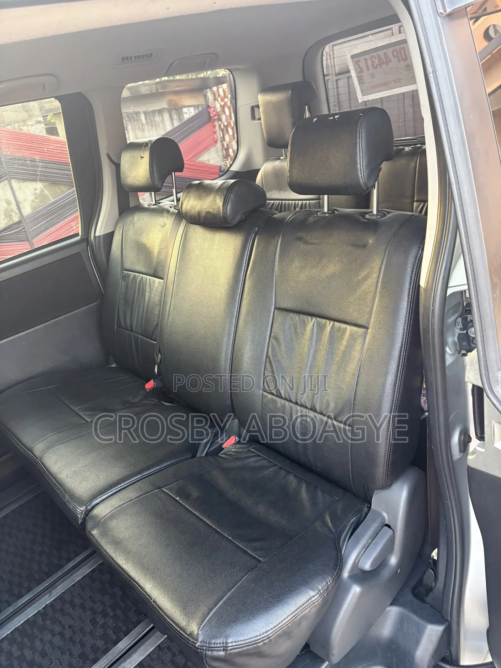 Toyota Voxy V 4WD 8-Seater 2011 Silver