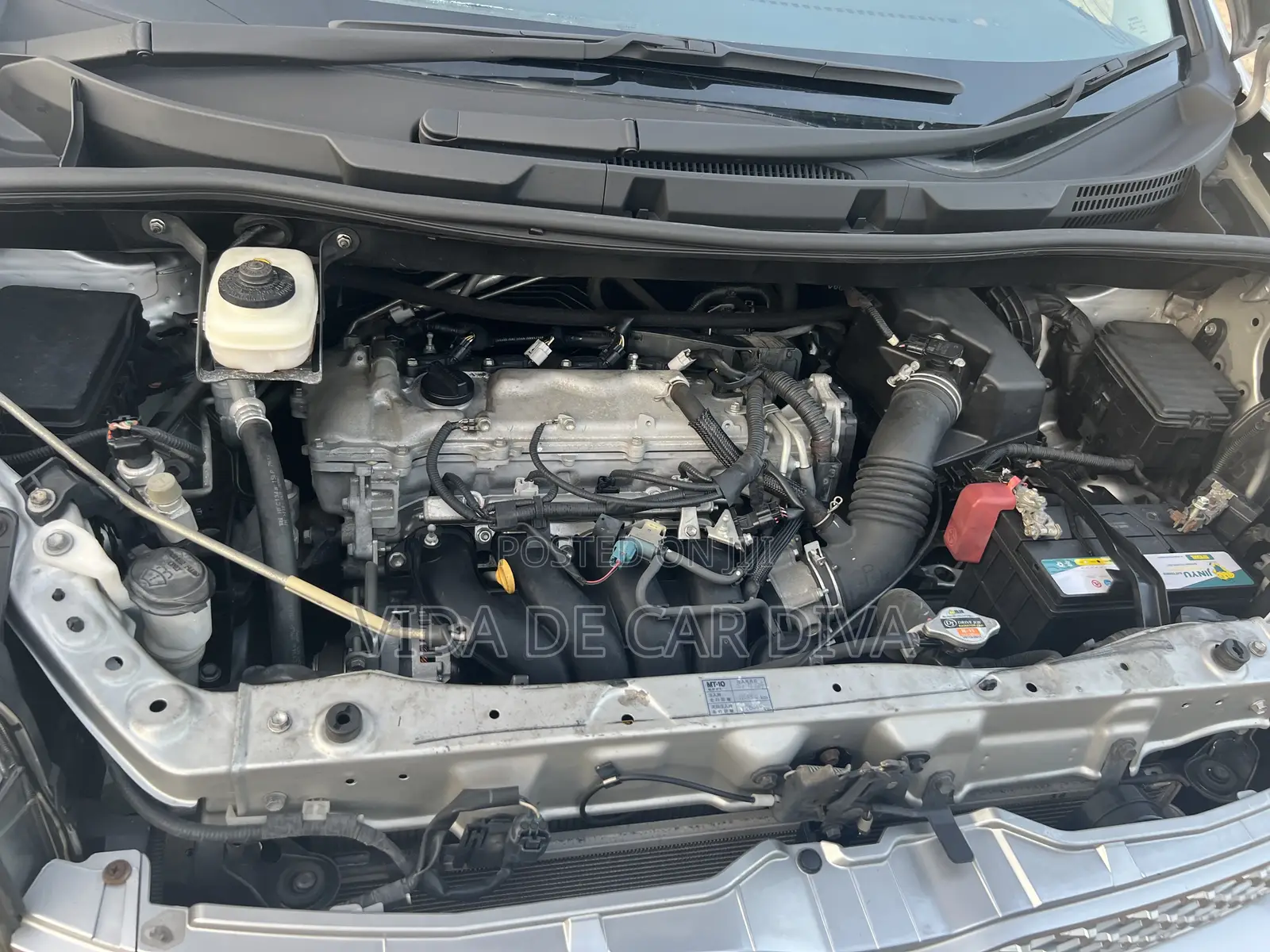 Toyota Voxy X 4WD 8-Seater 2012 Silver