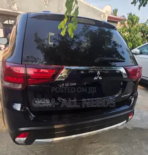 Mitsubishi Outlander 2016 Blue