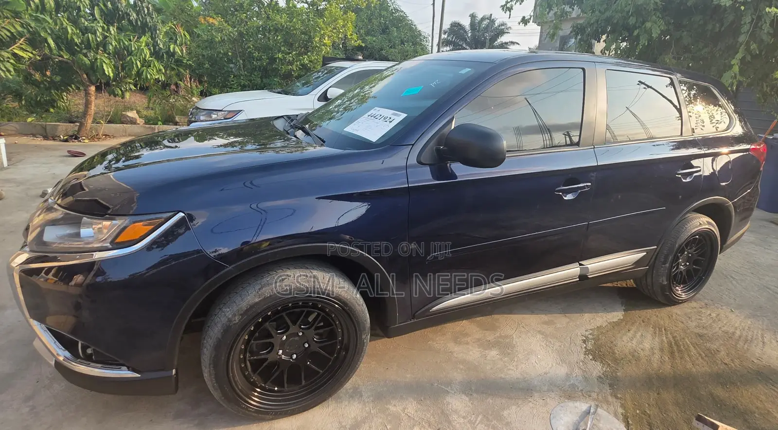Mitsubishi Outlander 2016 Blue