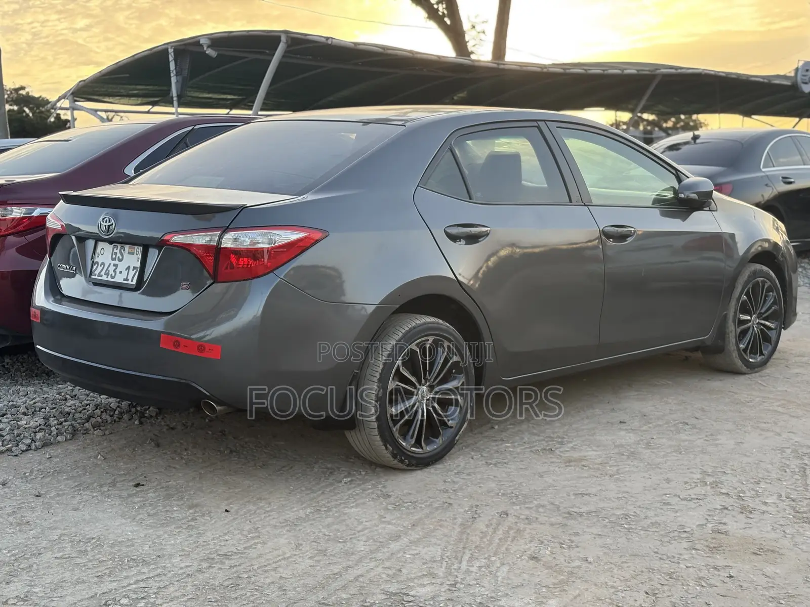 Toyota Corolla S 4dr Sedan (1.8L 4cyl CVT) 2016 Gray