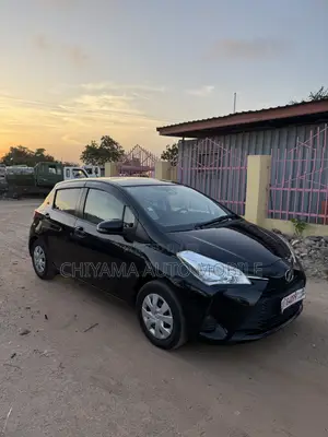 Toyota Vitz 2017 Black