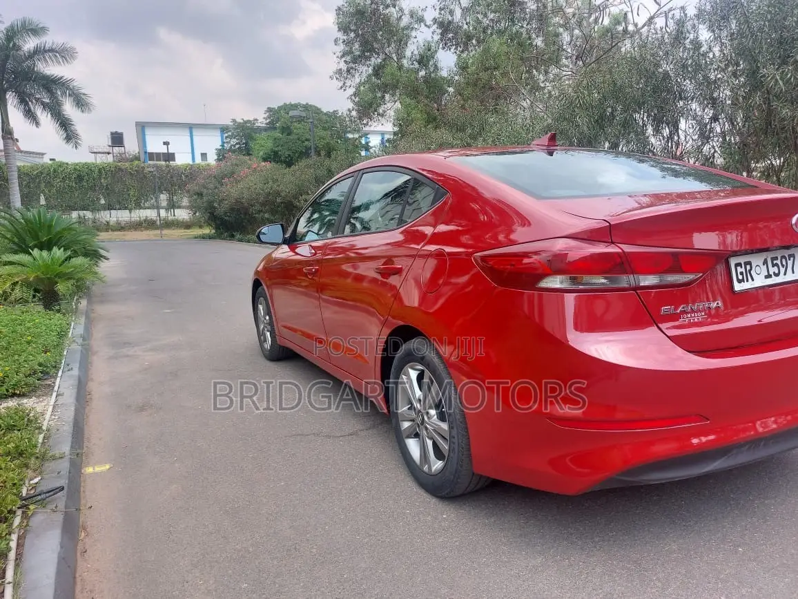 Hyundai Elantra 2017 Red