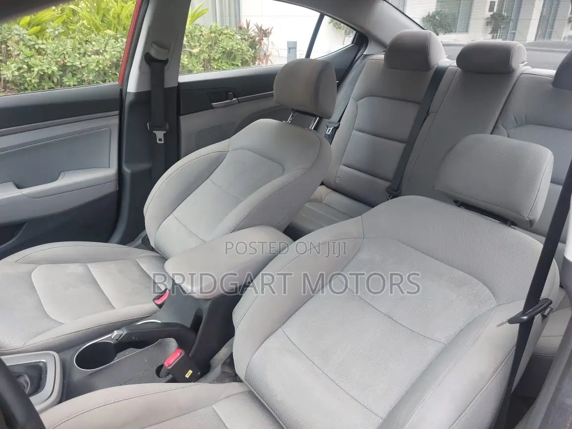 Hyundai Elantra 2017 Red