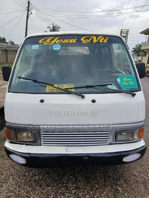 Nissan Caravan 2003 White
