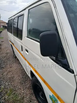Nissan Caravan 2003 White