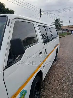 Nissan Caravan 2003 White