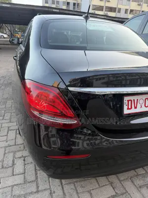 Mercedes-Benz 200E 2019 Black