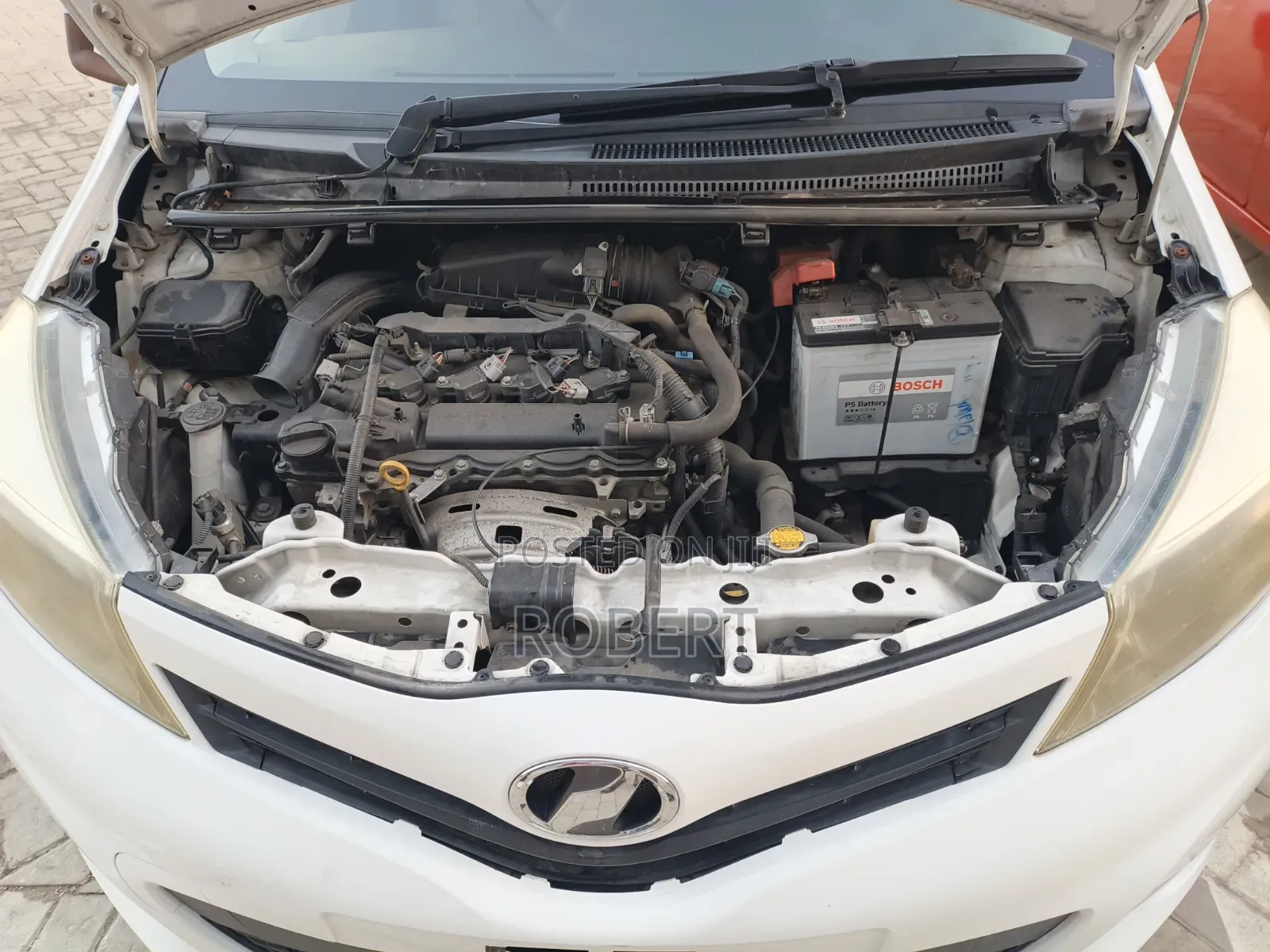 Toyota Vitz 1.3 FWD 5dr 2013 White