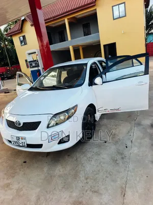Toyota Corolla 2010 White