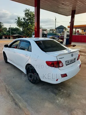 Toyota Corolla 2010 White