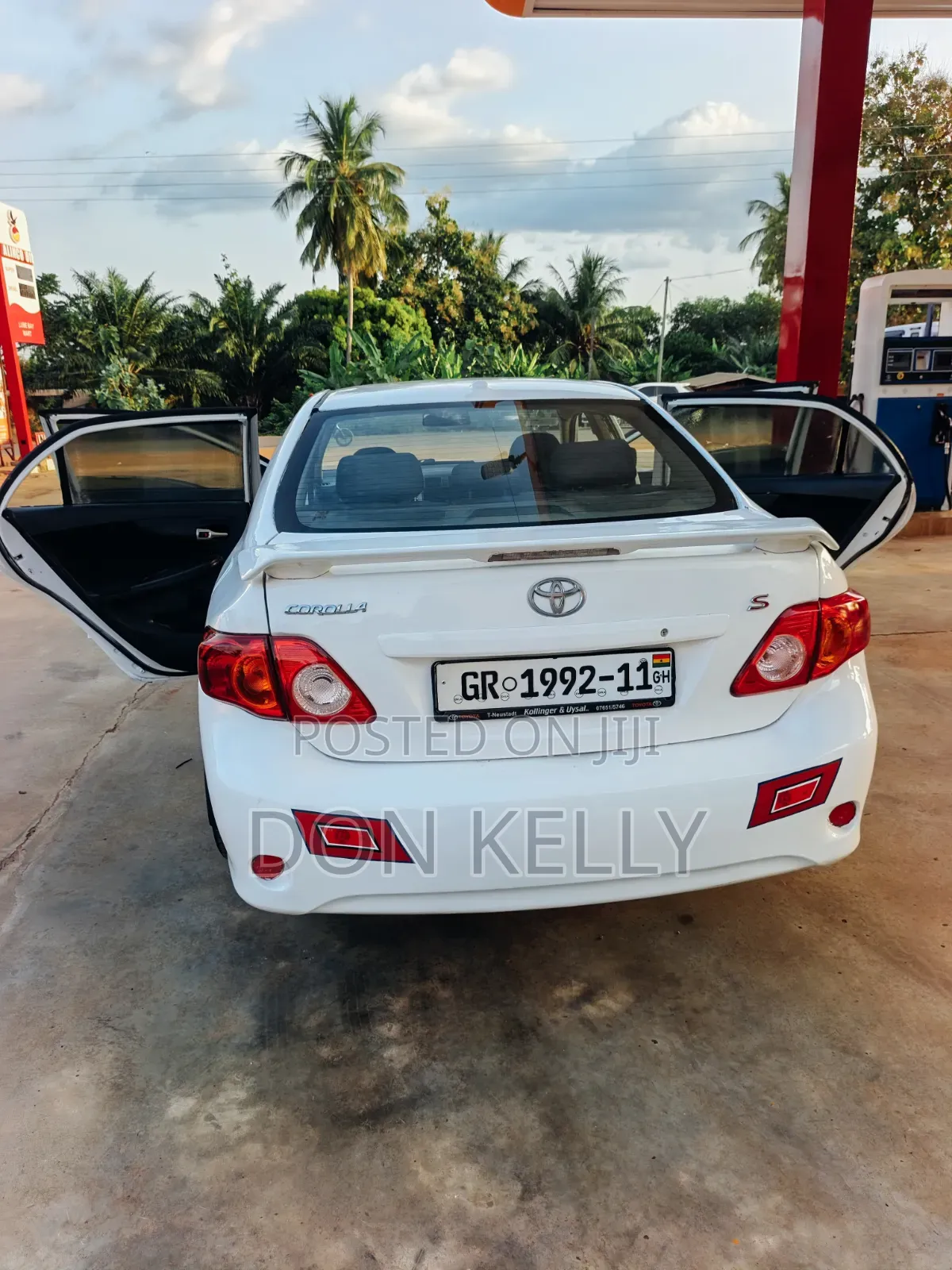 Toyota Corolla 2010 White