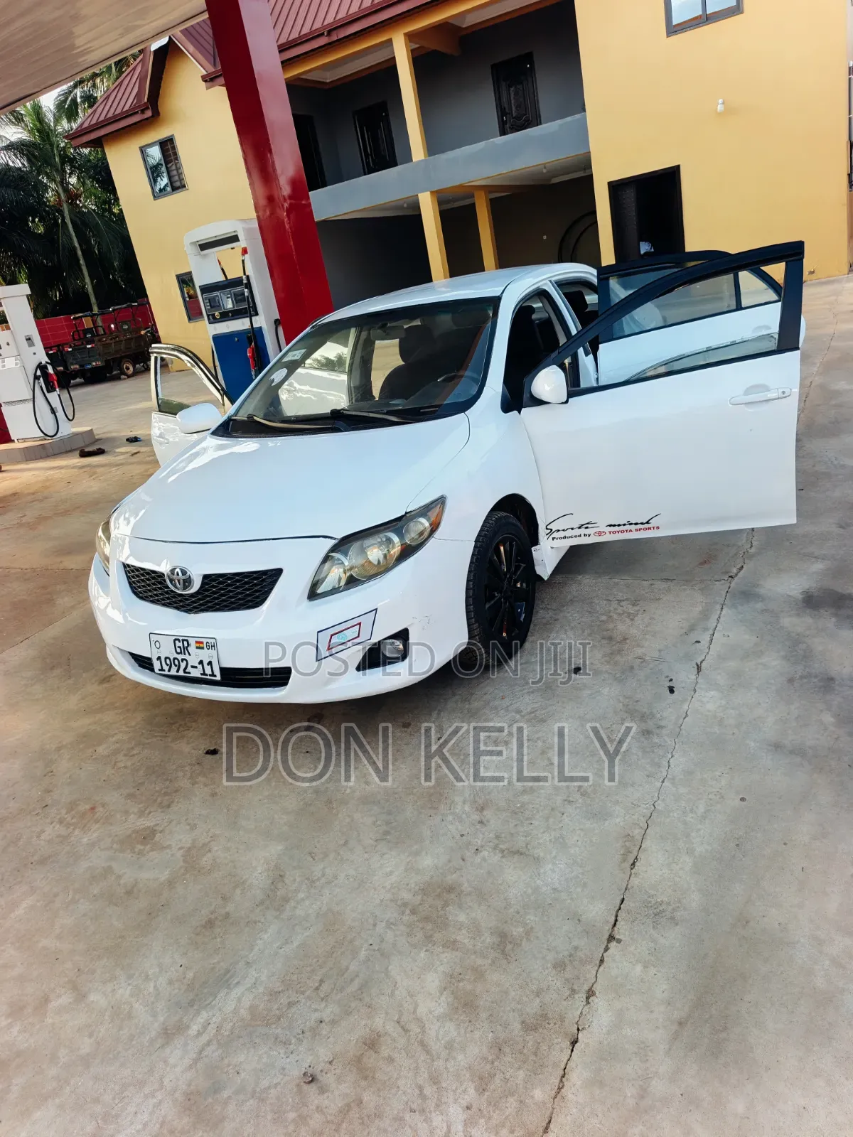 Toyota Corolla 2010 White