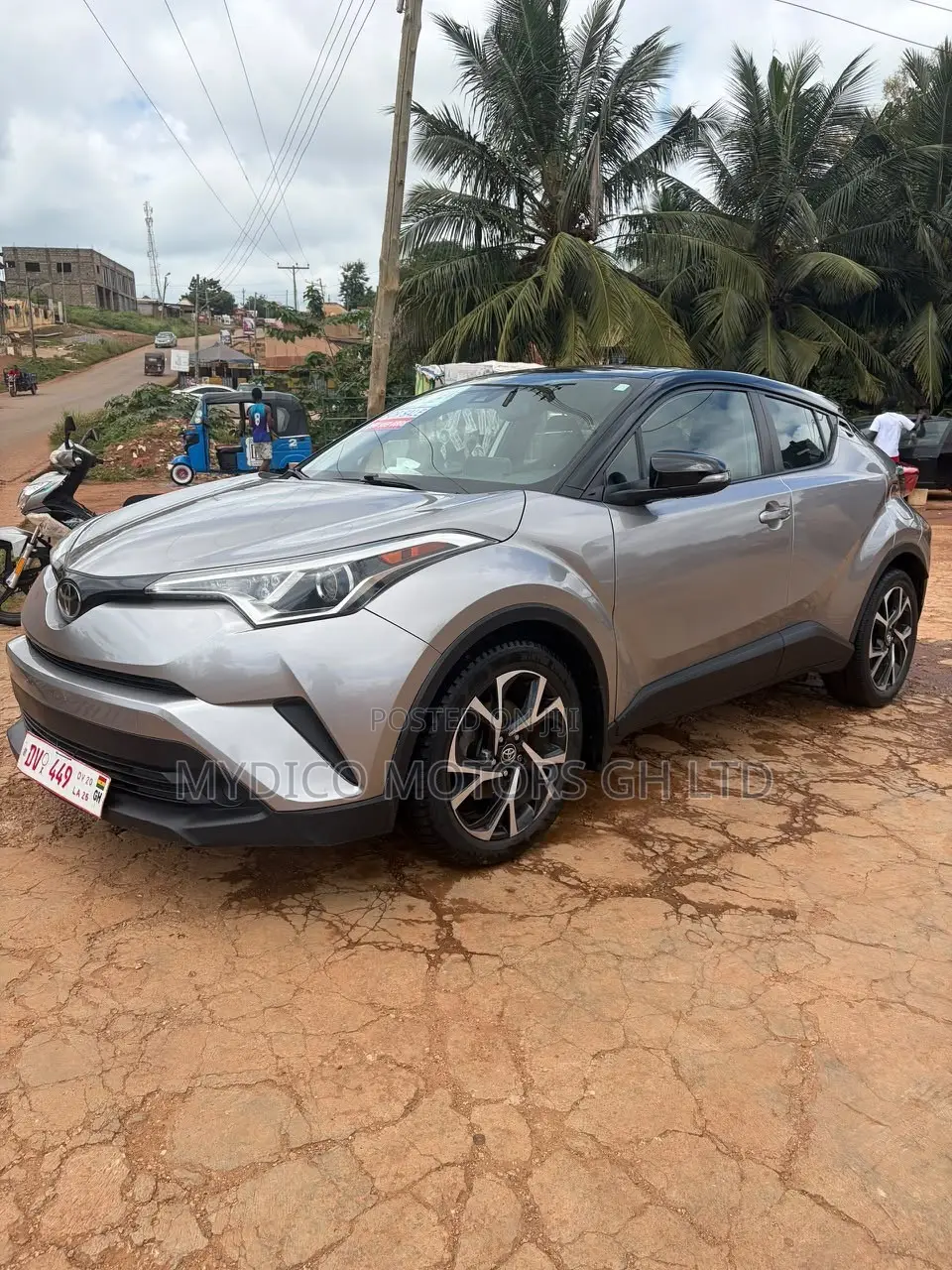 Toyota C-HR LE FWD 2019 Silver