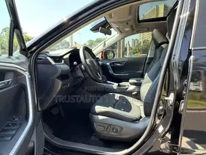 Toyota RAV4 2021 Black
