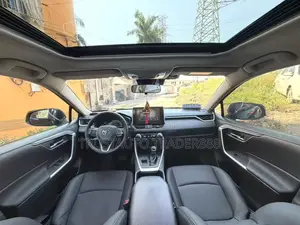 Toyota RAV4 2021 Black