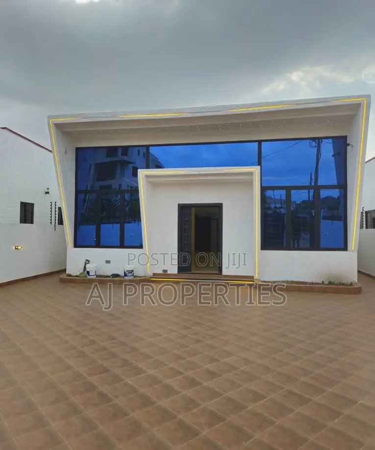 3bdrm House in Aj Property, Oyarifa Mall Area for sale