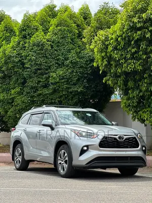 Toyota Highlander XLE AWD 2023 Silver