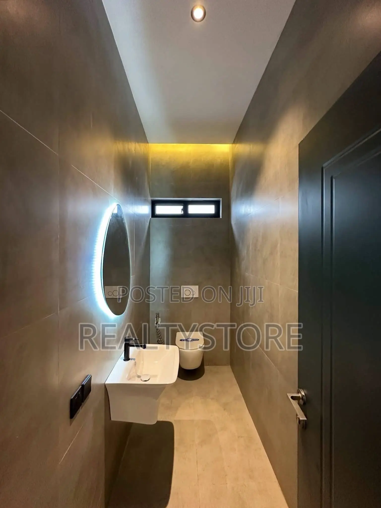 3bdrm House in Lake Side, Accra Metropolitan for sale