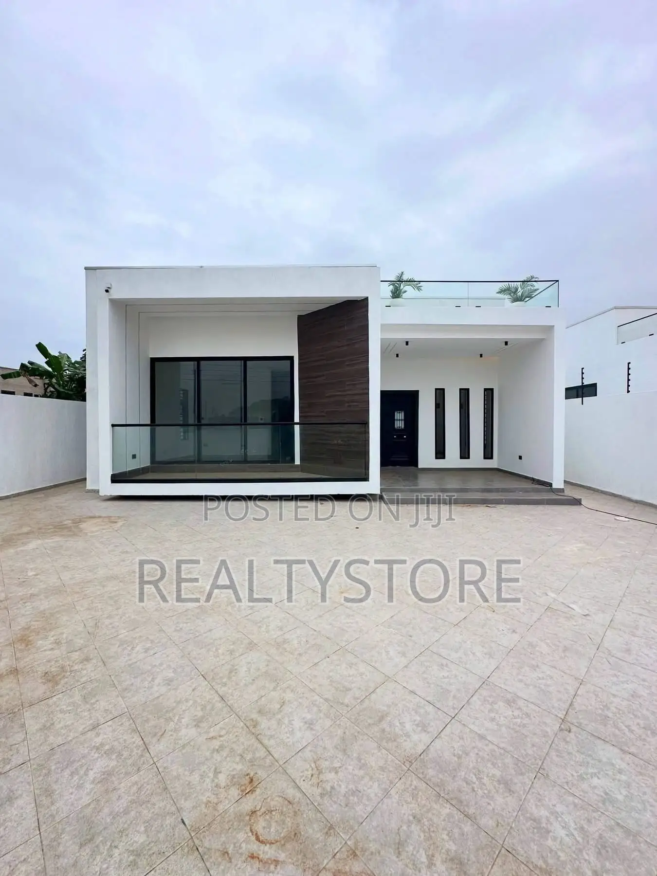 3bdrm House in Lake Side, Accra Metropolitan for sale