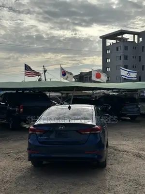 Hyundai Elantra Limited Sedan FWD (2.0L 4cyl 6A) 2017 Blue