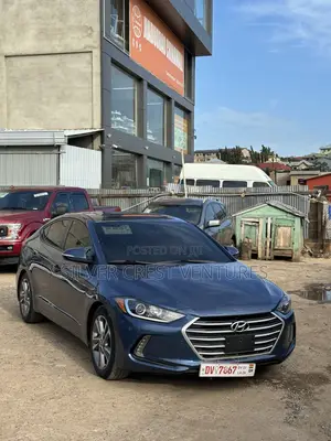 Hyundai Elantra Limited Sedan FWD (2.0L 4cyl 6A) 2017 Blue