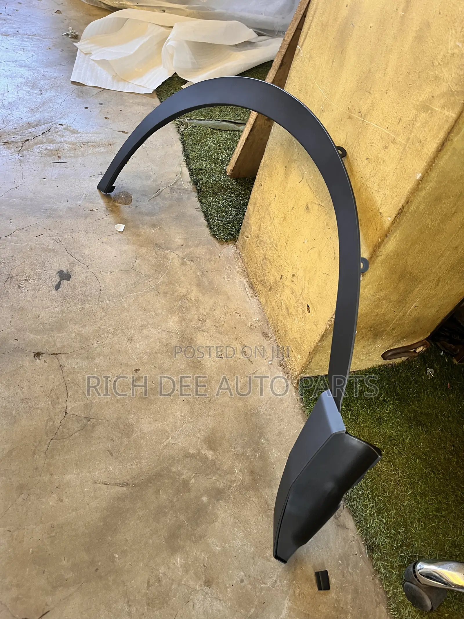 Honda CR-V 2017-2022 Fender Moulding Front 2017, 2018, 2019, 2020
