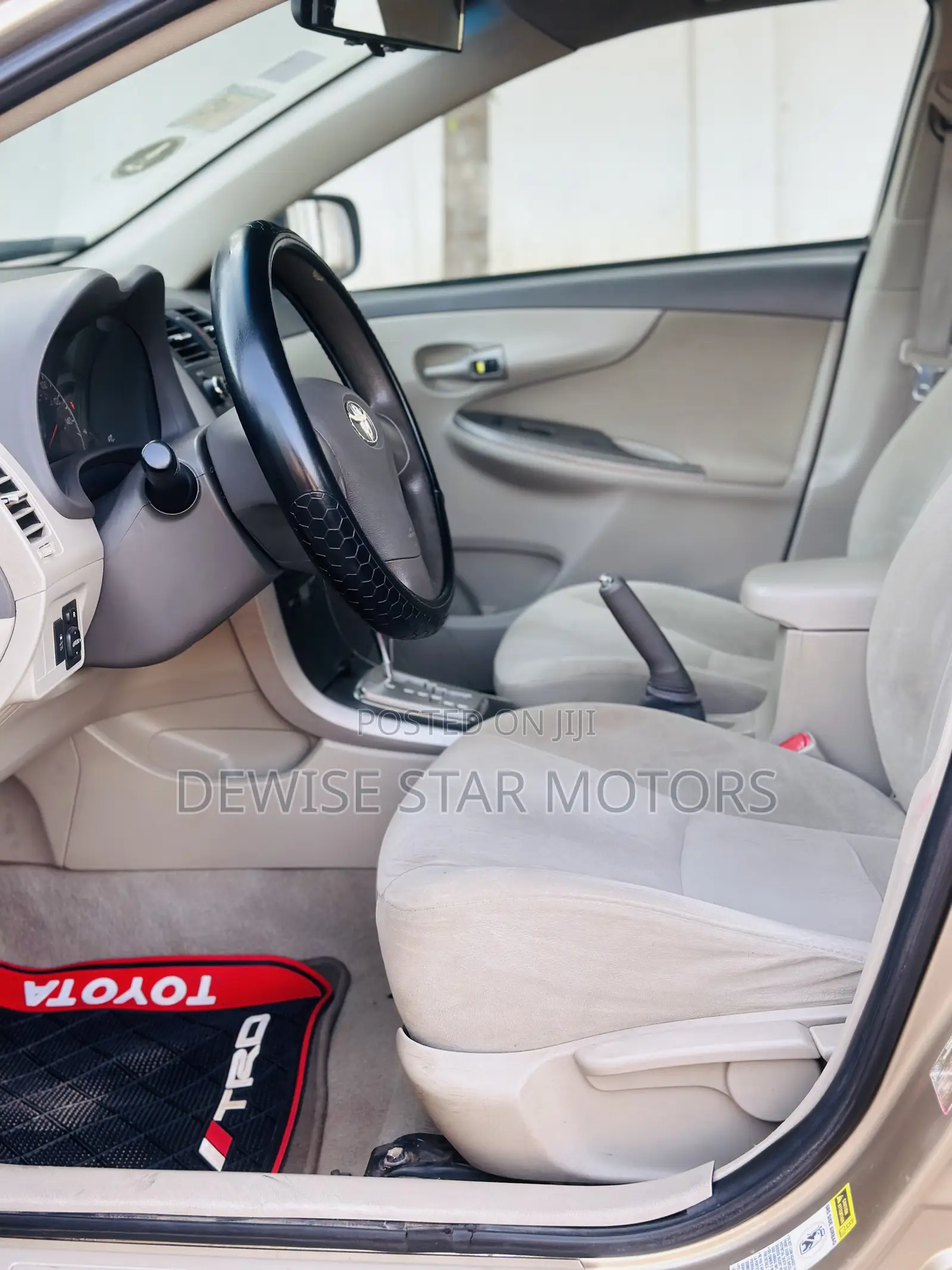 Toyota Corolla LE 4dr Sedan (1.8L 4cyl 4A) 2010 Gold