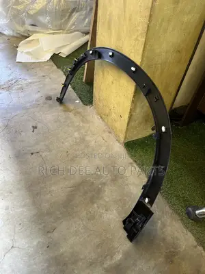 Honda CR-V 2023-2025 Front Fender Moulding 2023, 2024, 2025 CRV